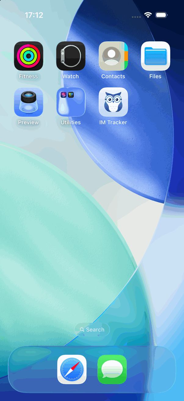 The iPhone Home Screen with a new IM Tracker icon next to the other apps
